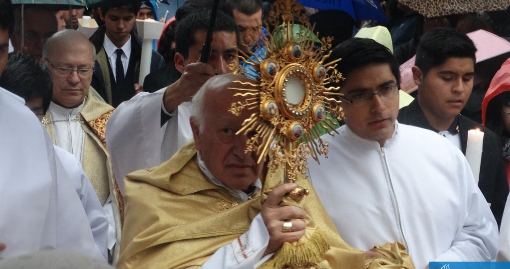 Mons bendición santisimo